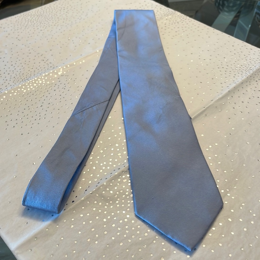 Ice blue tie with Sheen